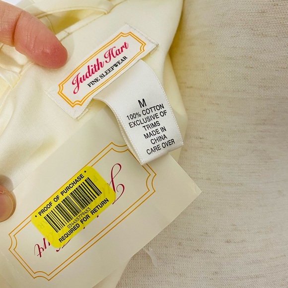 NWT VINTAGE Judith Hart Embroidered Robe - Picture 7 of 7